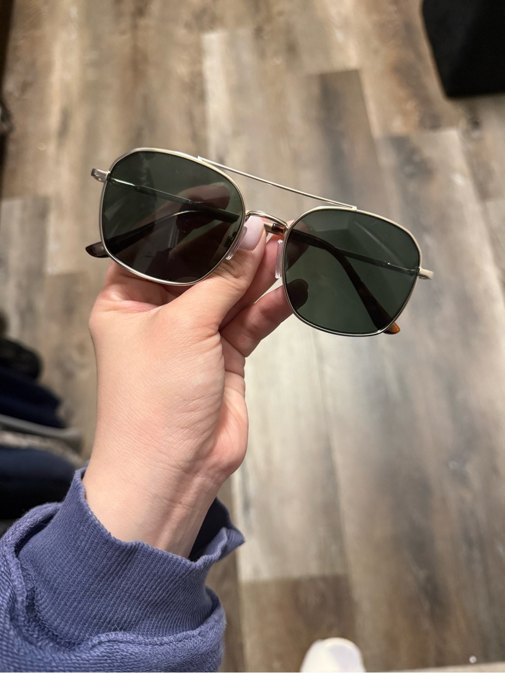 Aviator Style Sunglasses